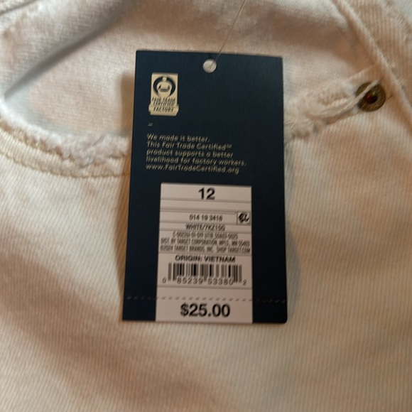 White denim shorts - Picture 2 of 4